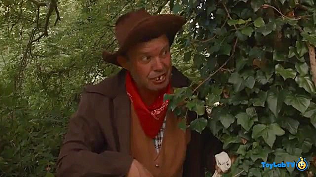 دایناسورهای غول پیکر تی رکس و...