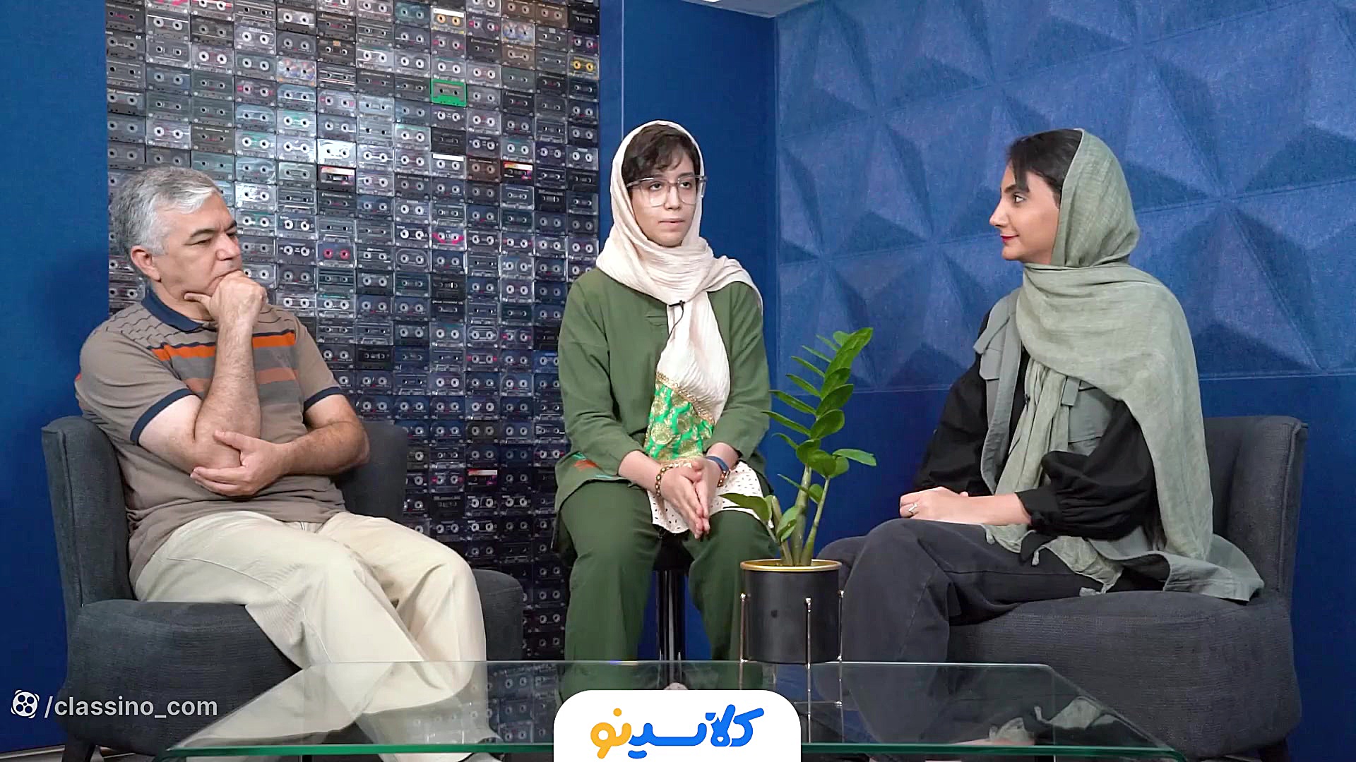 گفتگوی استاد مقدسی و خانم عباس...