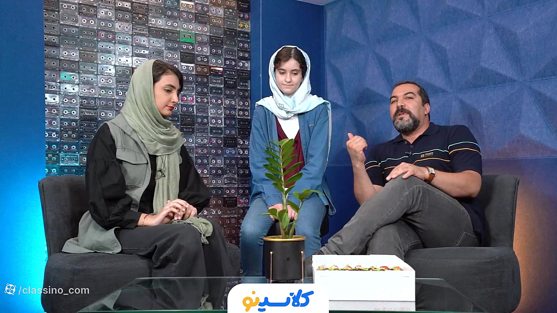 گفتگوی استاد اردستانی و خانم ع...