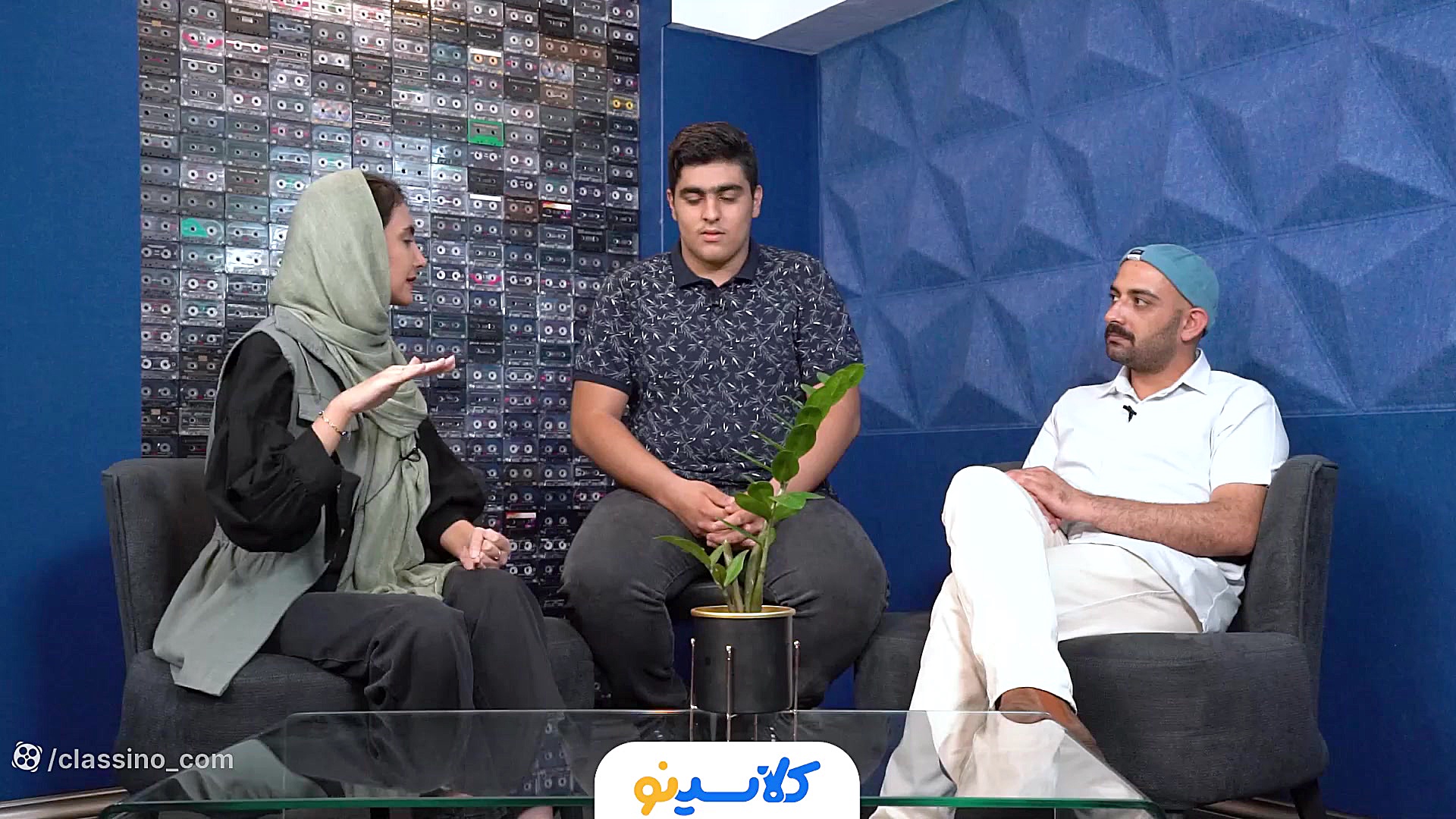 گفتگوی استاد وزیری و خانم عباس...