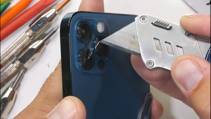 تست مقاومت گوشی iPhone 12 Pro