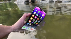 تست مقاومت در برابر آب Apple i...
