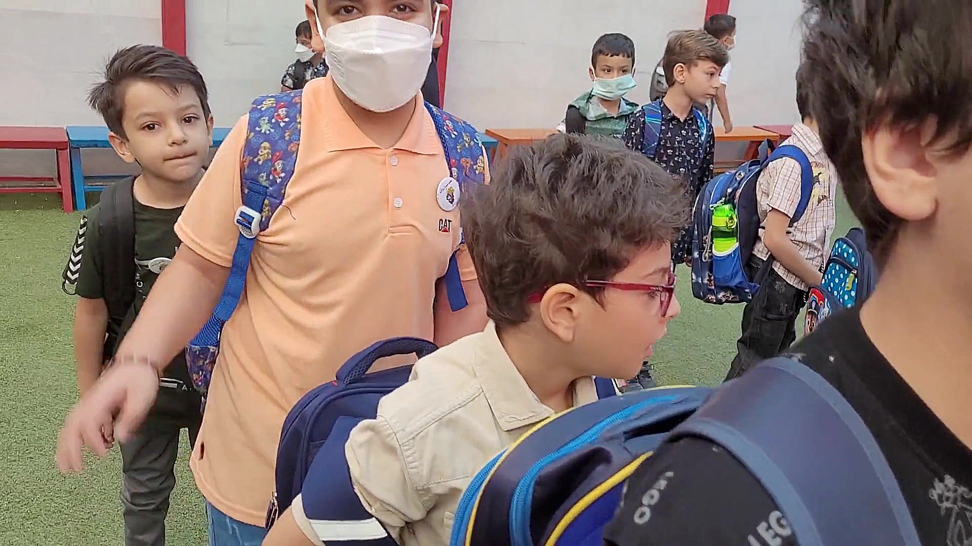 صبحگاه روز اول مدرسه، 1