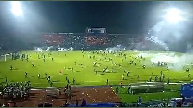 کشته شدن 129 نفر در ورزشگاه ان...