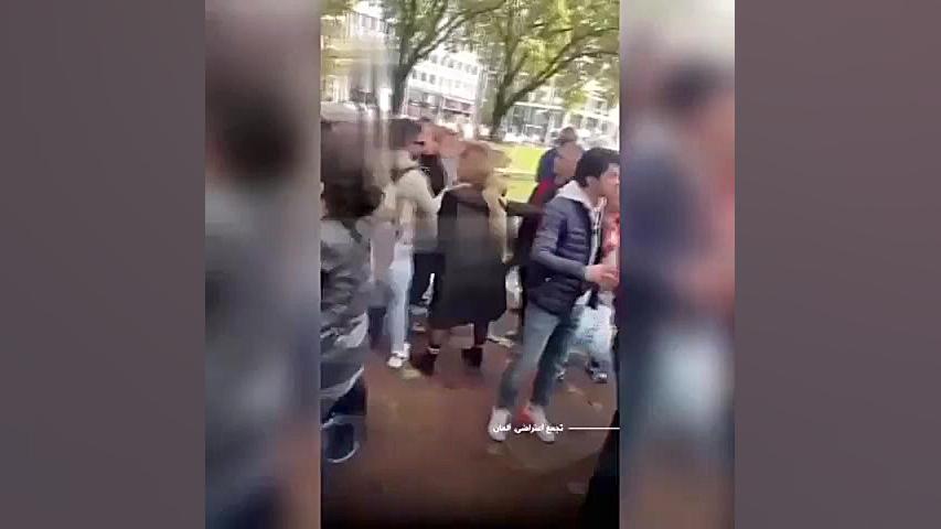 کتک زدن مهنار افشار در تجمع خا...