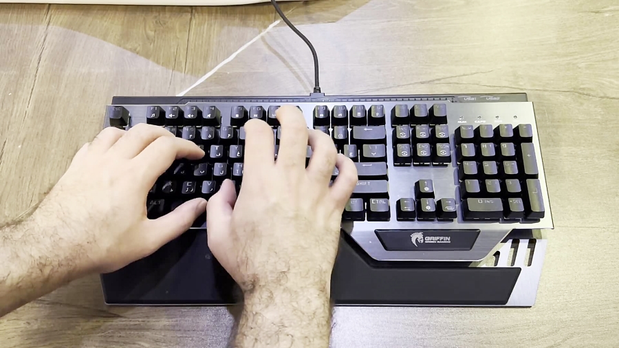 کیبورد مکانیکال گرین GK803 RGB