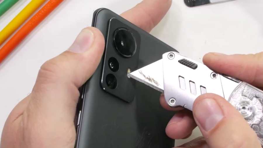 تست مقاومت در برابر خط و خش گو...