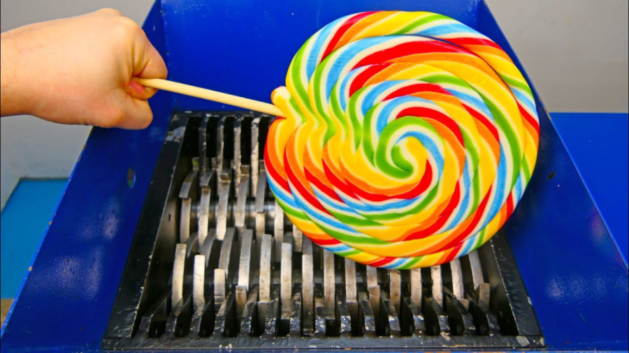 خرد کردن بادکنک کیوت و ترد زیر...