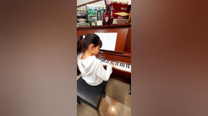 اجرای آهنگ زیبای گل ارکیده توس...