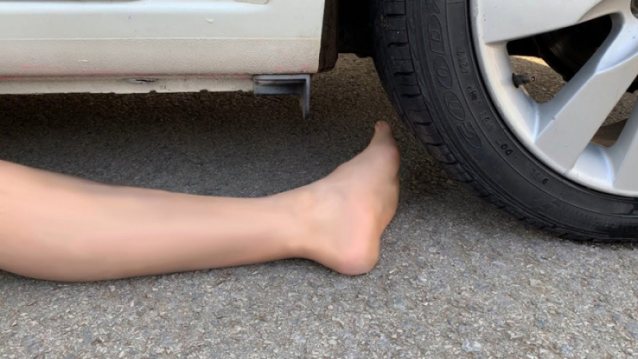 چالش له کردن اشیا زیر لاستیک...