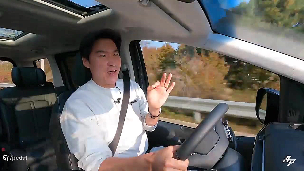 نگاه نزدیک به هیوندای استاریا...