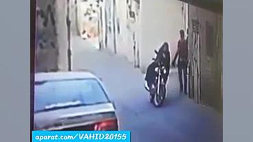 دزدیدنِ گوشی موبایل پسرنوجوان...