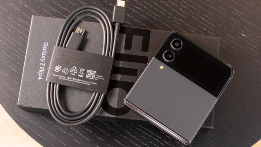 معرفی گوشی تاشوی Samsung Galax...