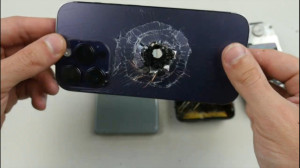 تست مقاومت iPhone 14 Pro در بر...