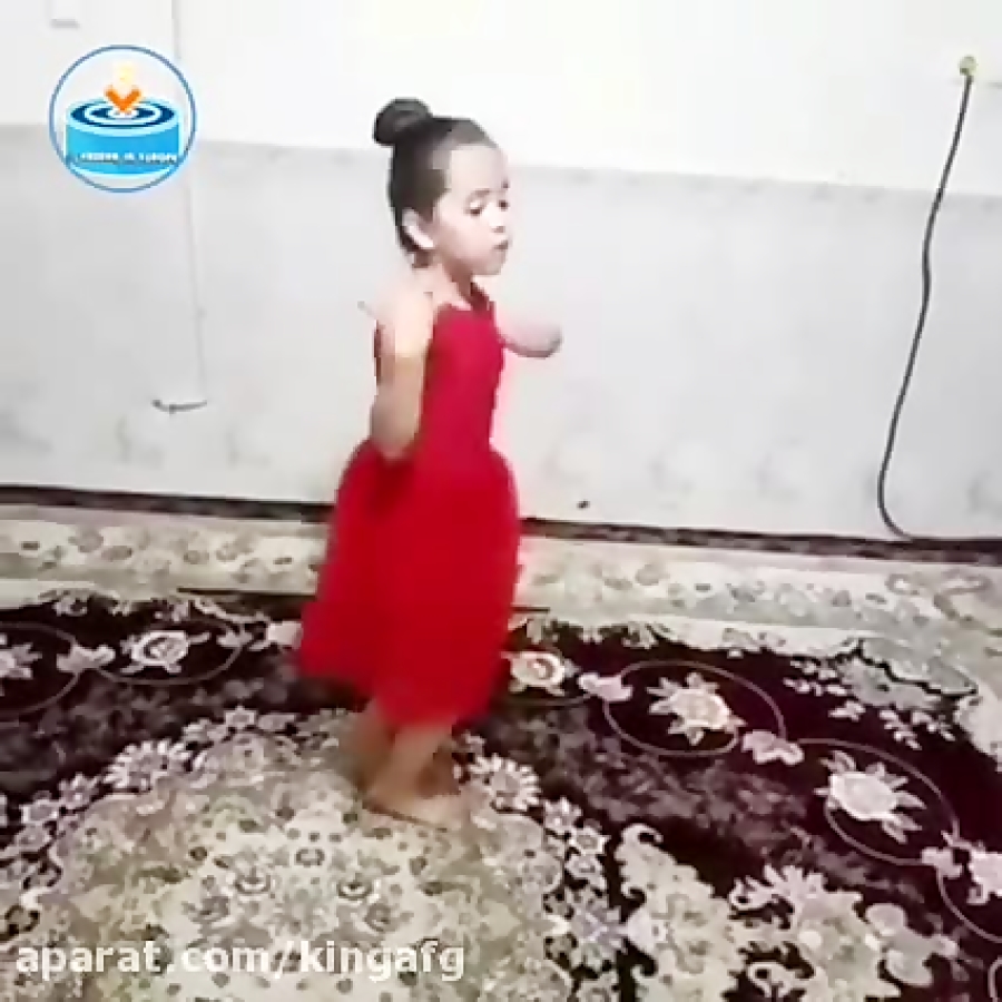 رقص زیبای دختربچه افغان که در اثر انفجارات دچار معلولیت