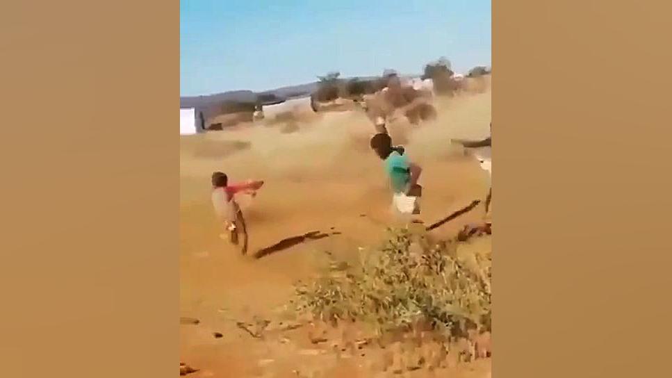 خلاقیت در درست کردن چرخ و فلک...