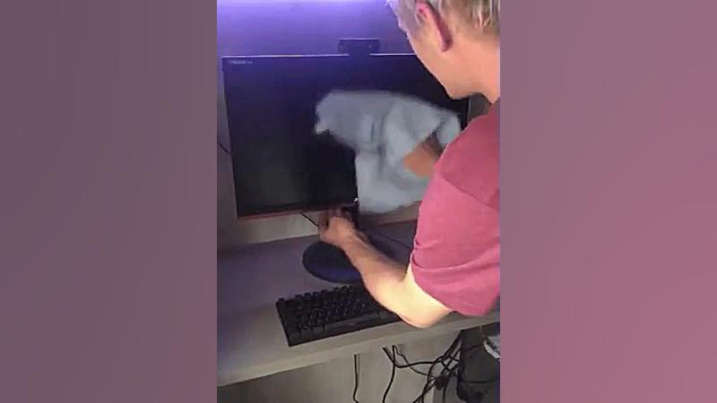 من وقتی کیبوردم رو تمیز می کنم