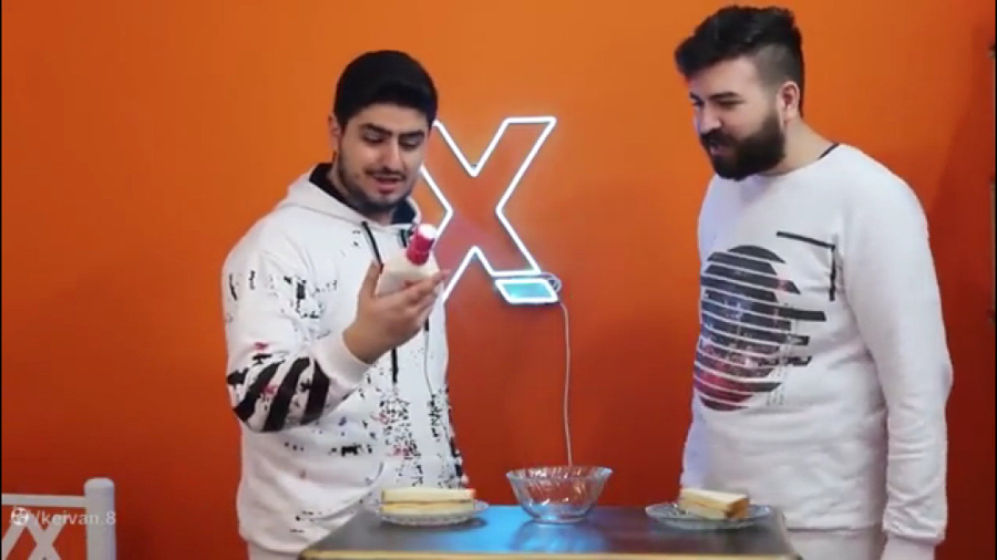 تست کردن همه سس ها با هم(علی ا...