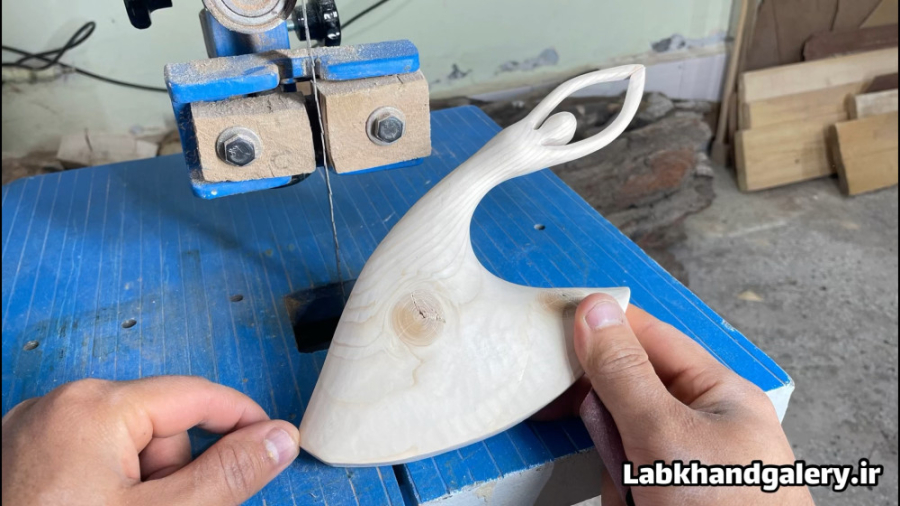 آموزش ساخت مجسمه زن در باد