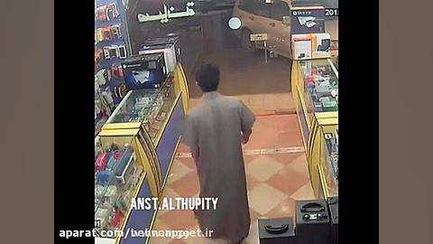 آخرو عاقبت دزدی از مغازه...