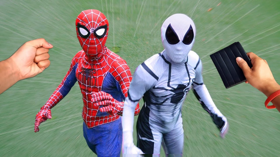 مرد عنکبوتی در مقابل دلقک و سر...