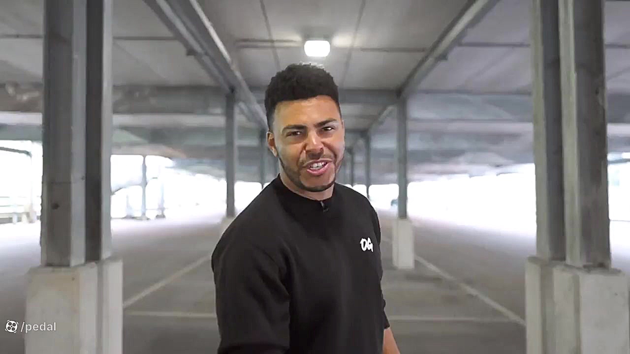 نبرد بی ام و 700 اسبی با پورشه...