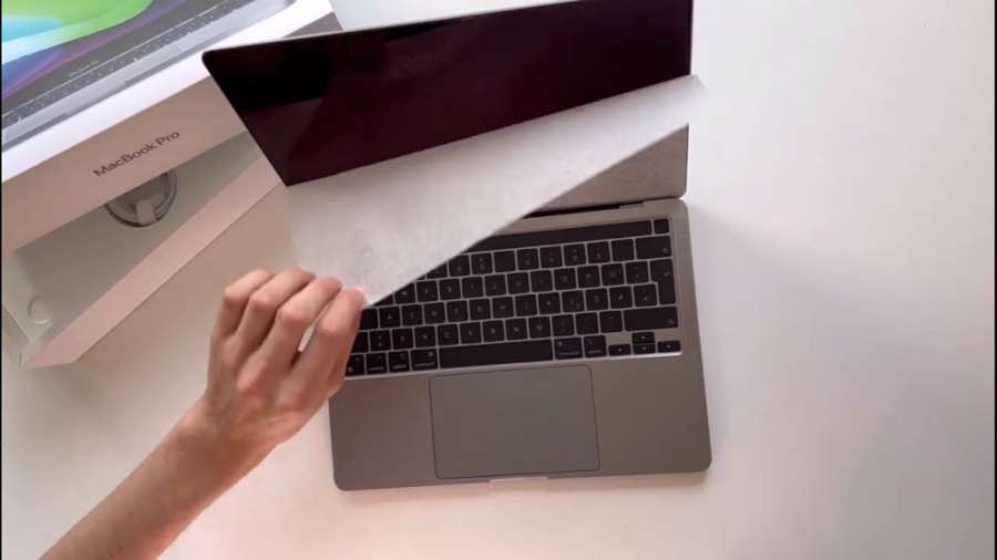 ویدیو جعبه‌ گشایی (آنباکسینگ)...