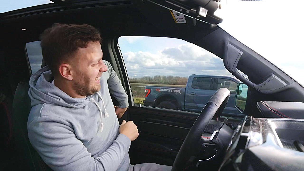 رقابت فورد F 150 رپتور با رم T...