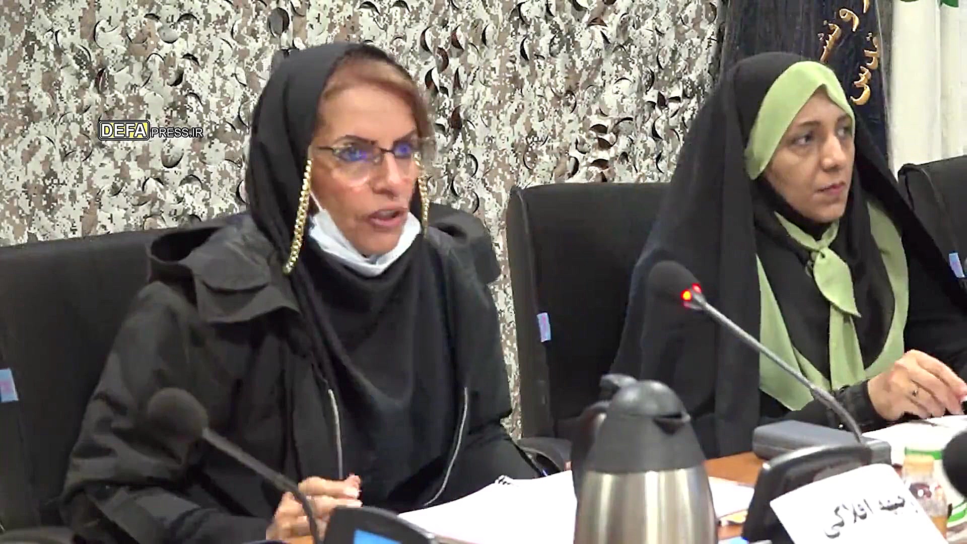 نقد کتاب &laquo;خیال خاکی&raqu...