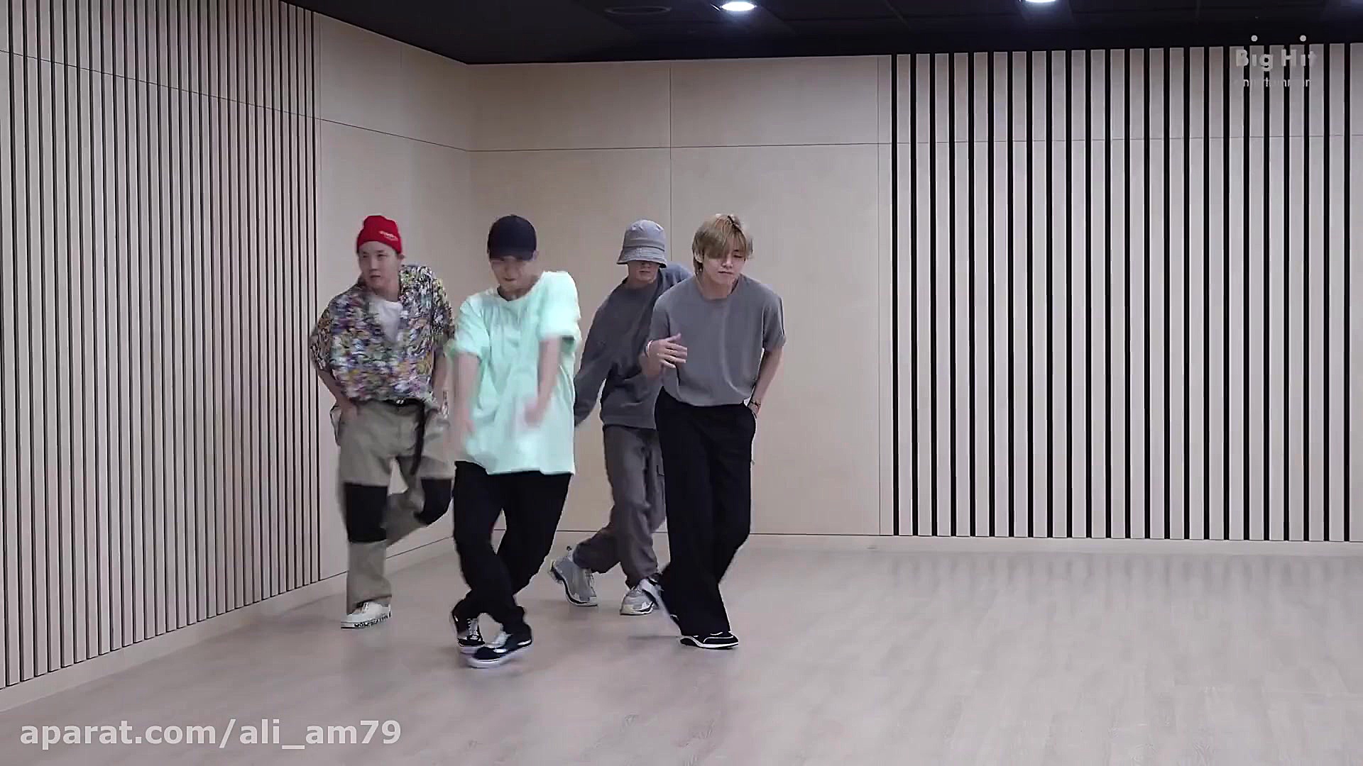 اجرای تمرین Dynamite توسط بی ت...