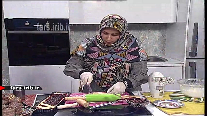 آموزش پخت &quot; پیروک شاه توت...