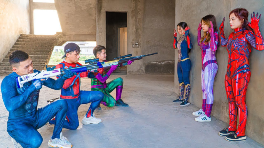 جنگ نرف تیم اسپایدرگرل  تیم اس...