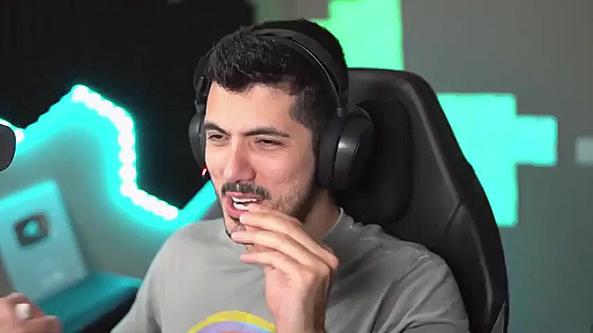 مدگل  روی کدوم یوتیوبر کراش دا...