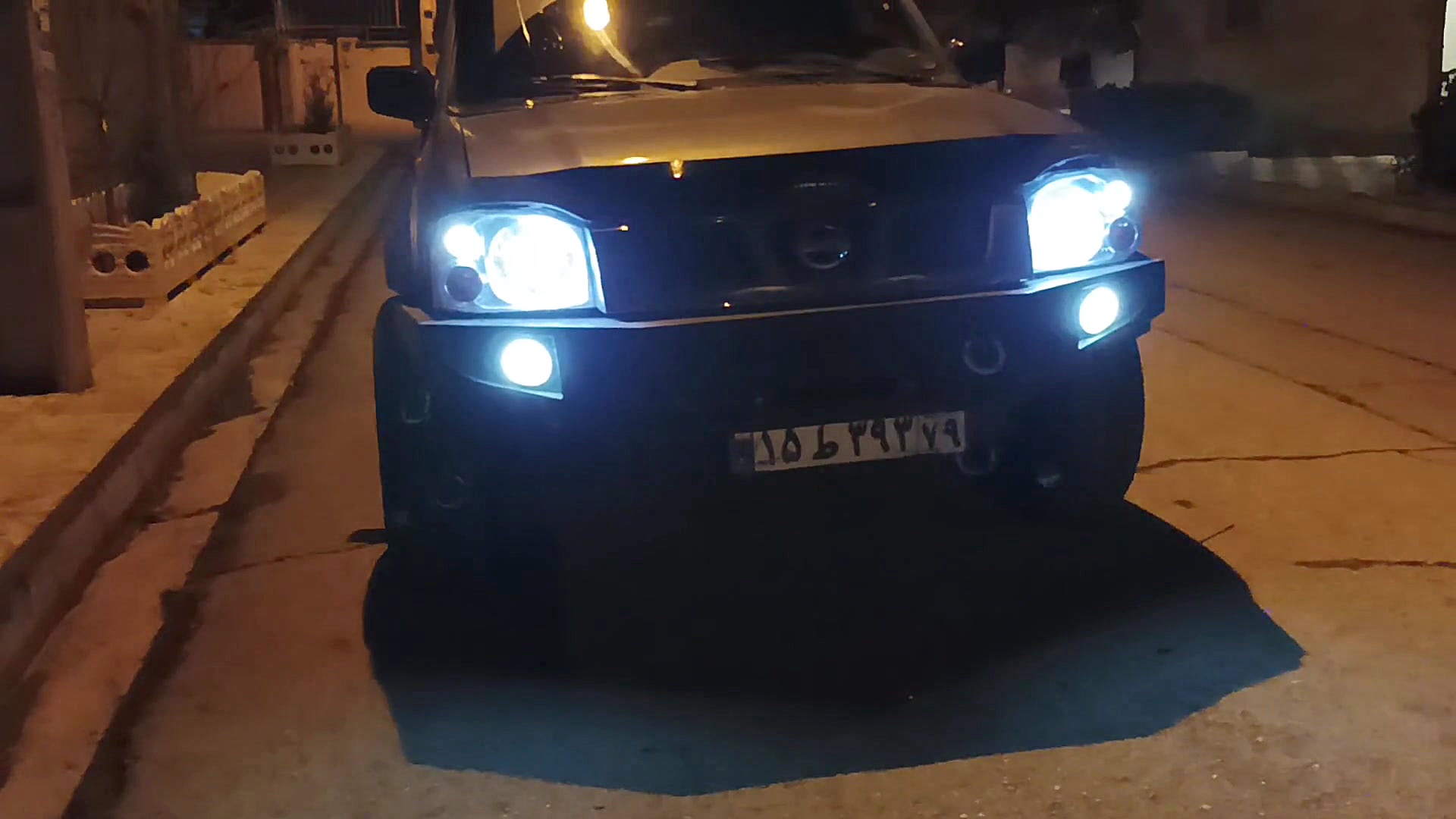 نصب لنز چراغ رونیز 09368261010