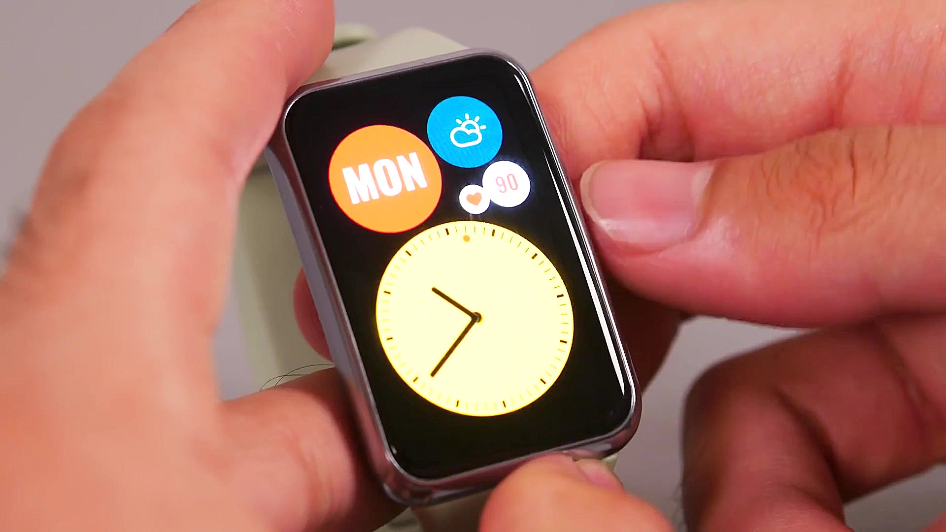 مقایسه پالس اکسی متر و ساعت هو...