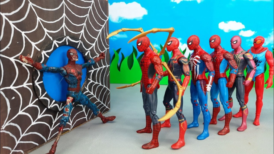 فیگورهای مرد عنکبوتی وارد تونل...