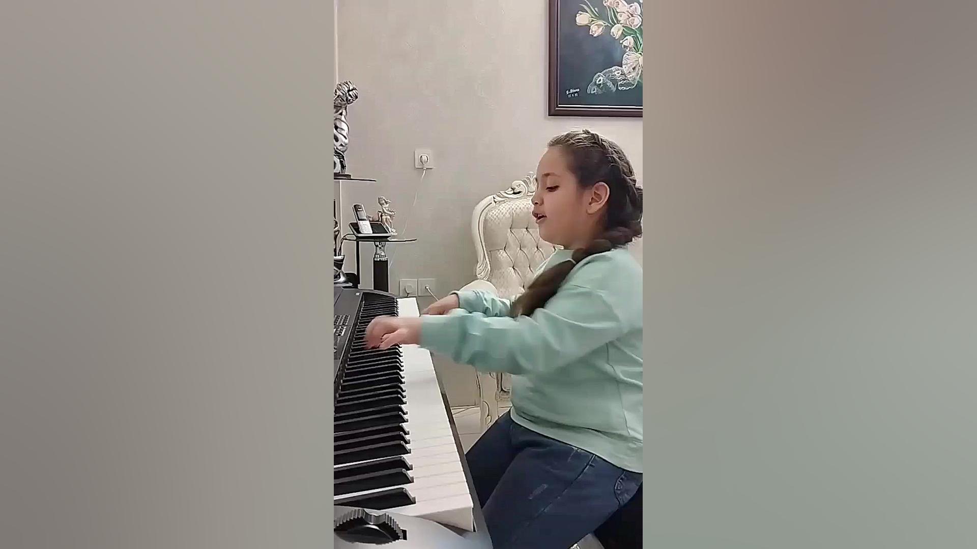 اجرای پیانو آهنگ گل ارکیده با...