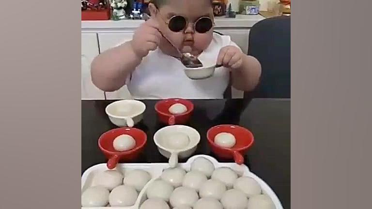 من فقط دوست دارم لپاشو بخورم