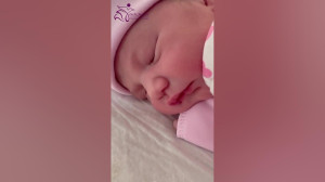 تولد ملیکا عزیز توسط دکتر مهتا...
