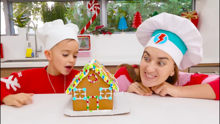 ولادی و نیکی :: شیرینی خوردی د...