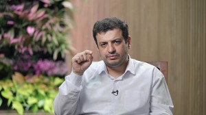 پاسخ استاد رائفی پور به دعوت م...