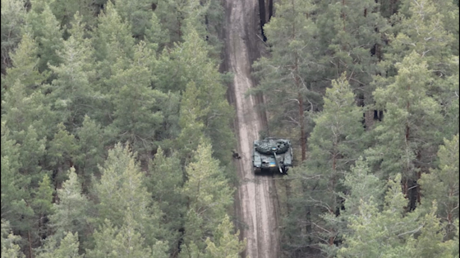 نبرد تانک با تانک در جنگل&zwnj...