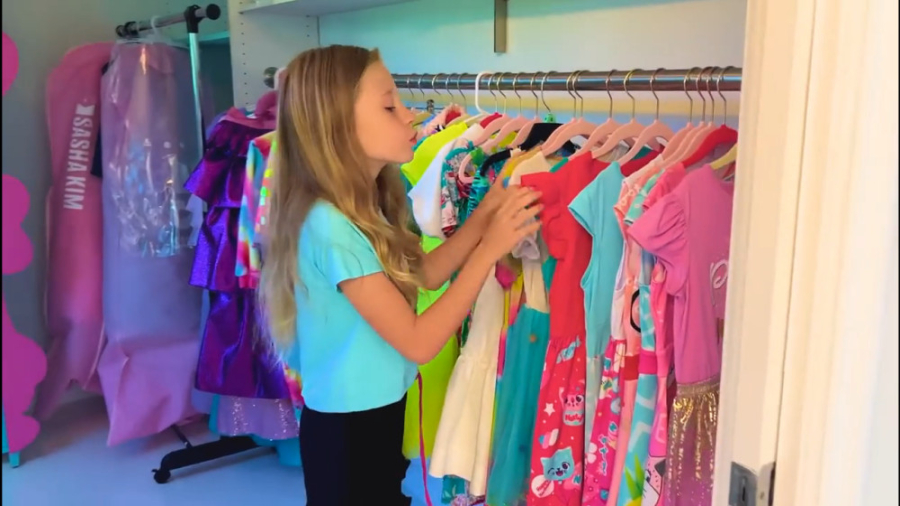 ناستیا و استیسی | انتخاب لباس...