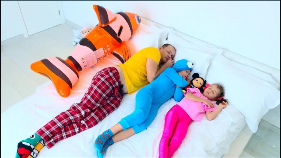 مکس و کیتی  چگونه با کودکان رف...