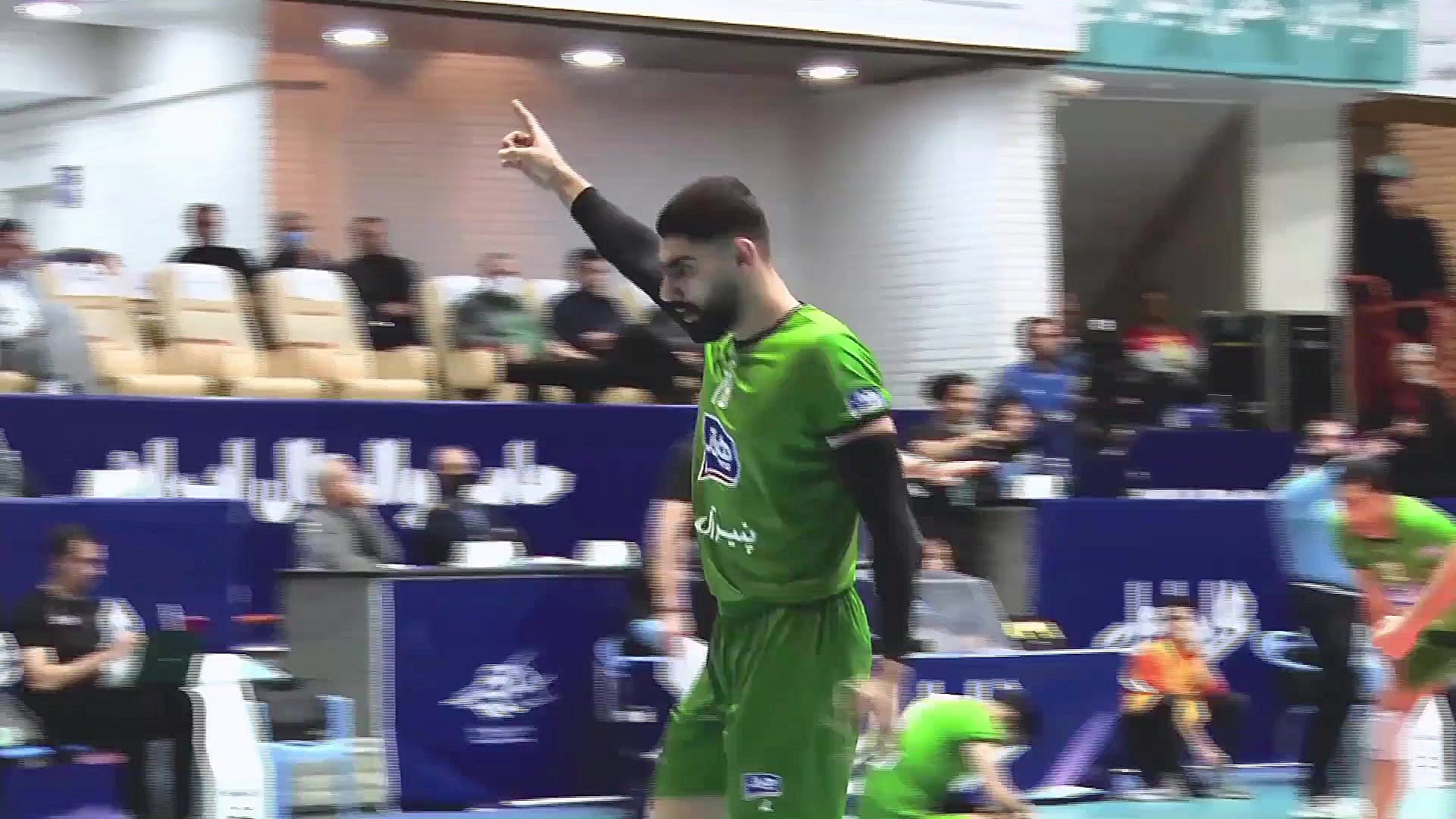 وقتی آنتن توپ را از دست دو تیم...