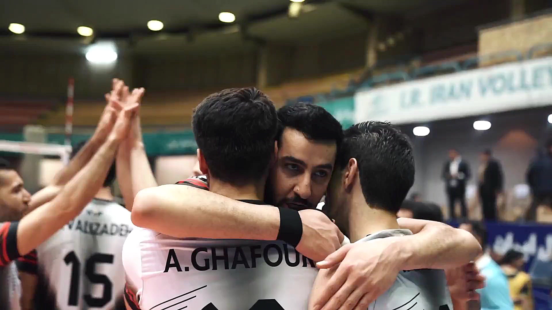 گزیده&zwnj;ای از دیدار نخست شه...