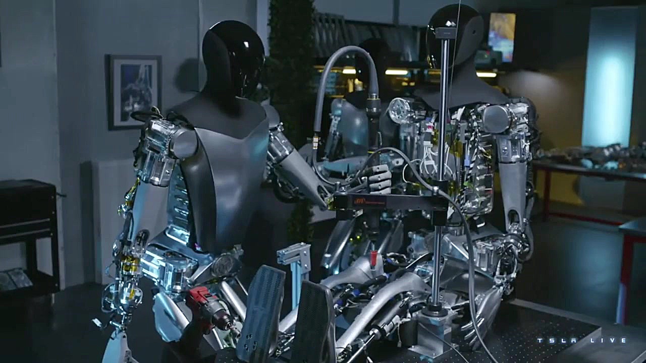 نمایش قابلیت‌های ربات انسان‌نم...