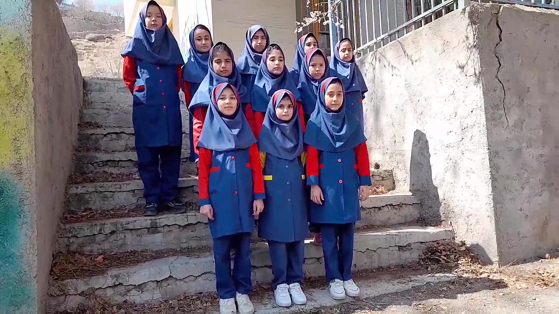 سرود فرمانده سلام، دبستان شهید...