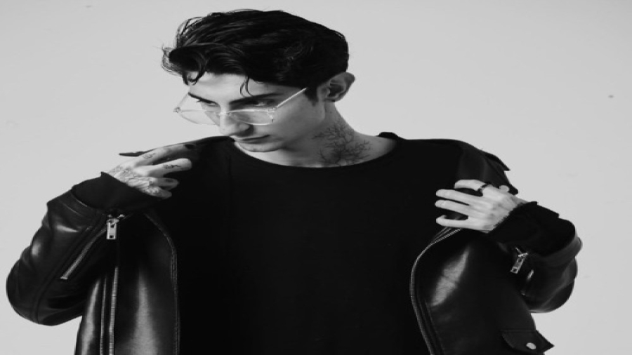 آهنگ بی کلام شده دیگه پیر شدید...