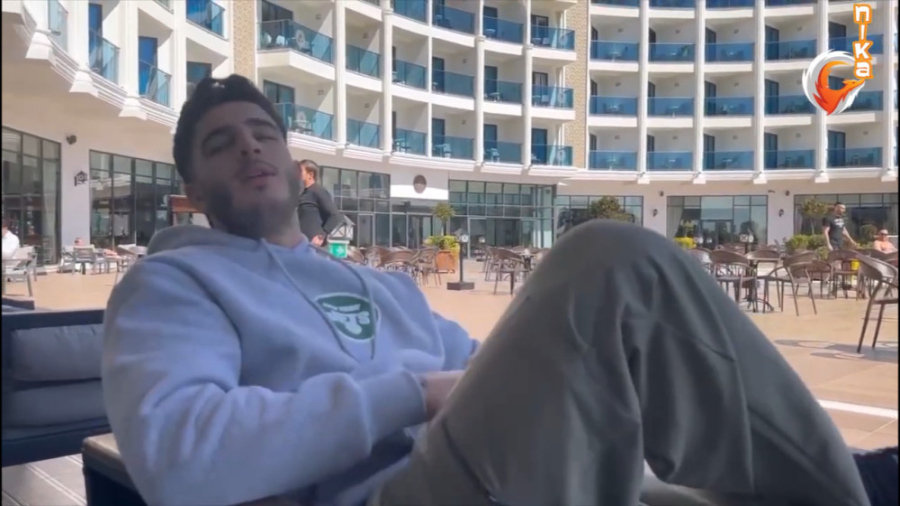 امیر روز با نیکا فلاحی کات کرد...